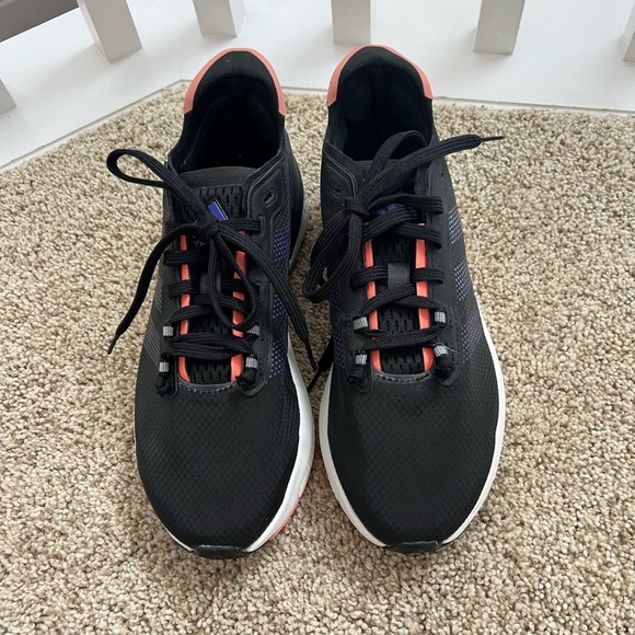 PRICE NOW FIRM WORN ONCE Women’s Adidas Boost Shoes Size 6 - Picture 2 of 5